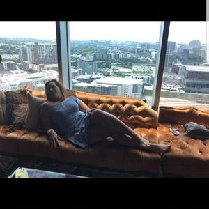 Meet your Posher, Adrianne